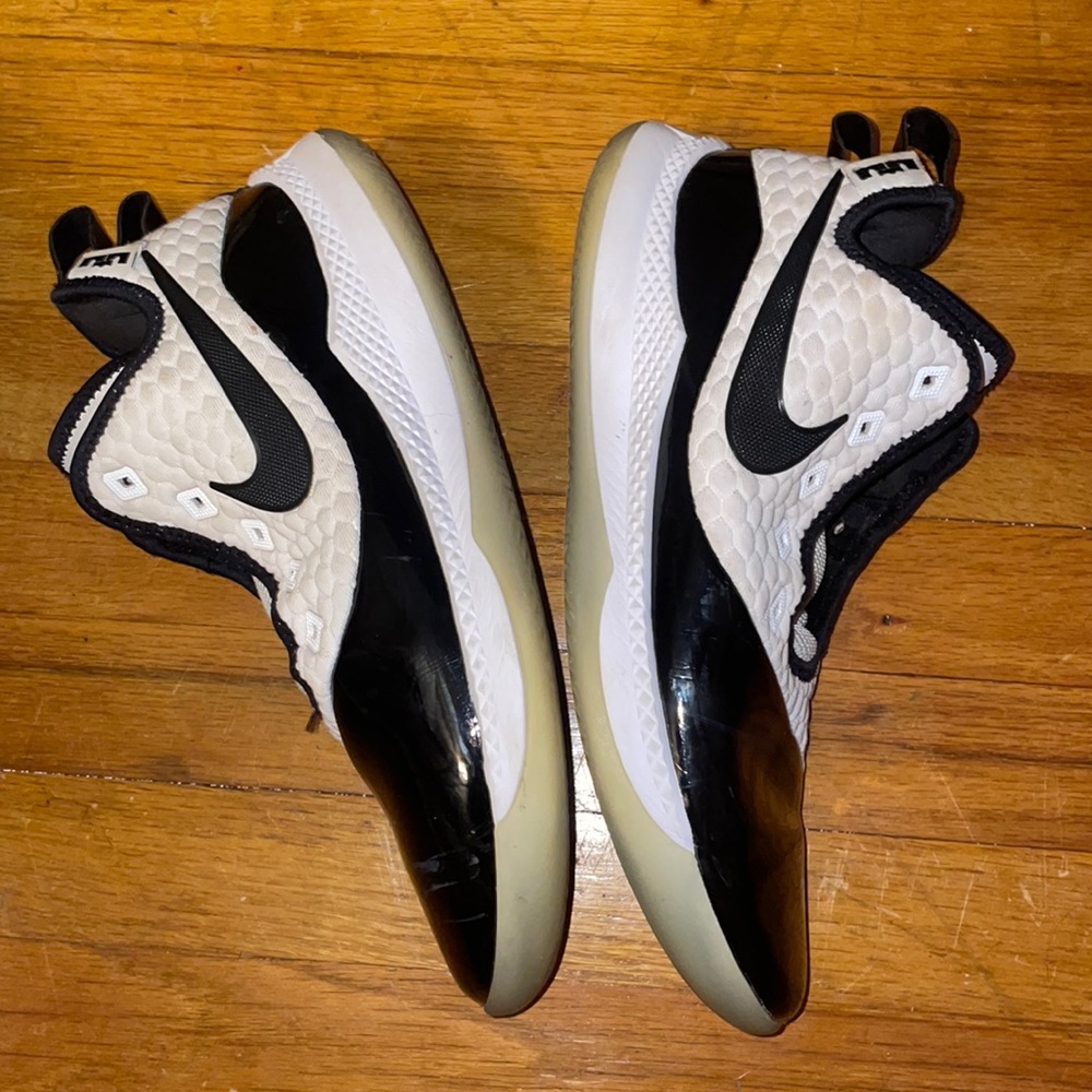 Nike Lebron witness 3